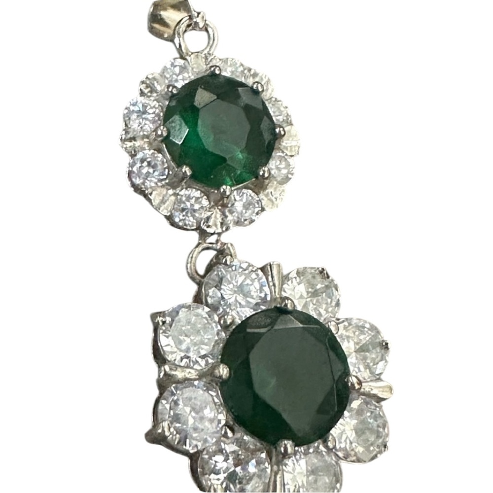 Singed  18k white  gold plated green stone cz daimond  pendant